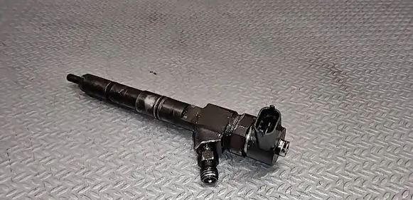 Opel Insignia A Fuel injector 0445110327