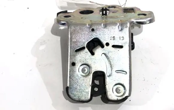 Skoda Octavia Mk3 (5E) Tailgate exterior lock 5E0827505