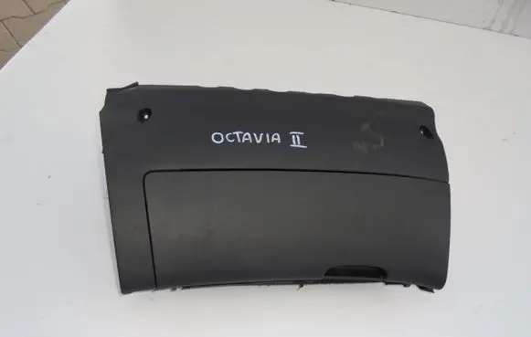 Skoda Octavia Mk2 (1Z) Glove box