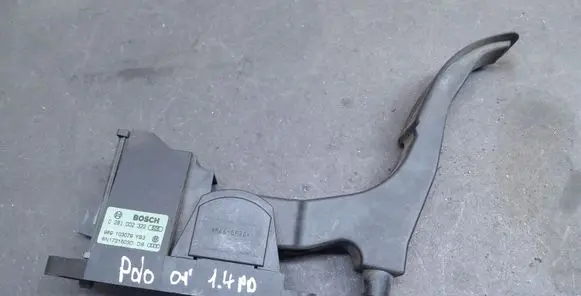 Volkswagen Polo III 6N 6N2 6NF Accelerator pedal position sensor 6N1721503D 0281002322