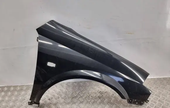 Nissan Primera Fender 