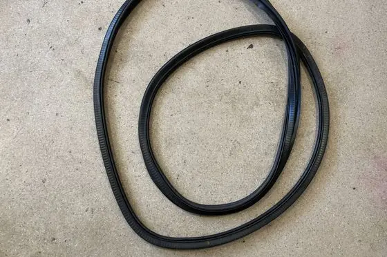 BMW 5 G60 G61 Trunk rubber seal (body) 5A1CEE4