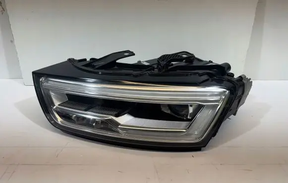 Audi Q3 8U Headlight/headlamp 