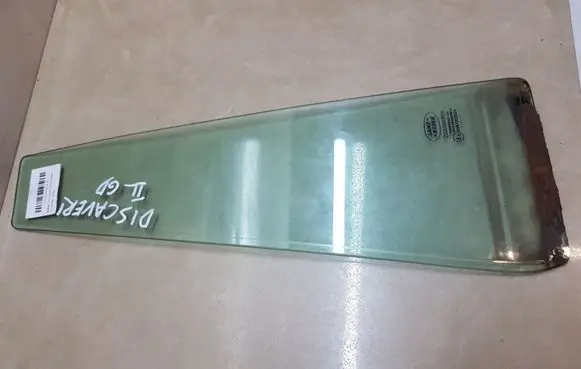 Land Rover Discovery Rear vent window glass 