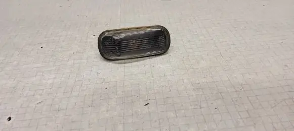 Saab 9-5 Front fender indicator light
