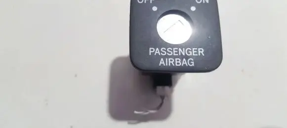 Toyota Corolla Verso AR10 Passenger airbag on/off switch 1368F7N 136-8F7N