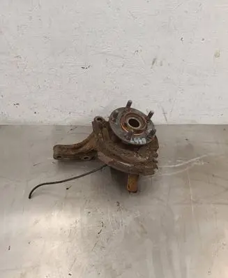 Nissan X-Trail T31 Front wheel hub