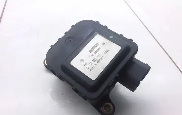 Renault Espace III Air flap motor/actuator 0132801113