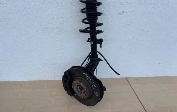 Nissan X-Trail T32 Front wheel hub spindle knuckle