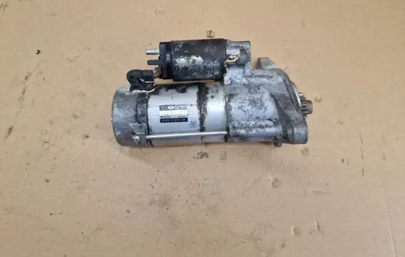 Land Rover Evoque I Starter motor GJ3211001AE GJ3211001