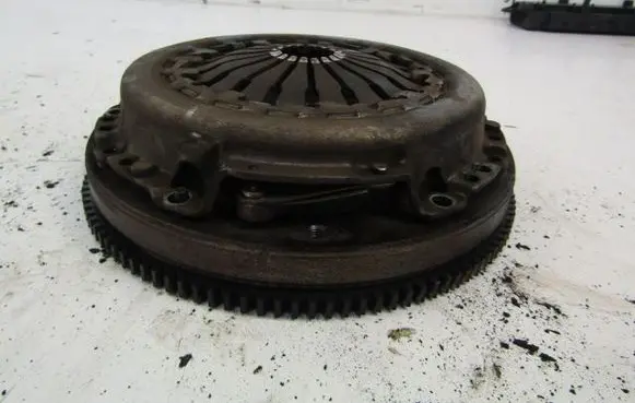 Citroen C3 Flywheel 9637569810