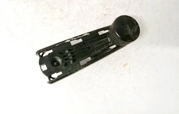 Volkswagen PASSAT B3 Front door window winding handle 357837581