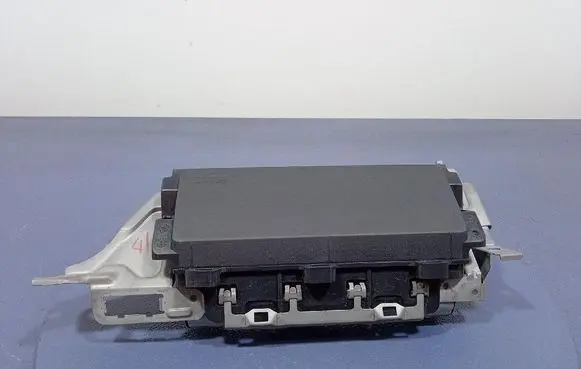 Mitsubishi Lancer VIII Knee airbag 