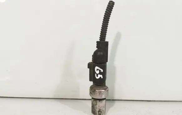 Volkswagen Golf V Air conditioning (A/C) pressure sensor 
