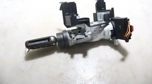Volkswagen Polo VI Ignition lock