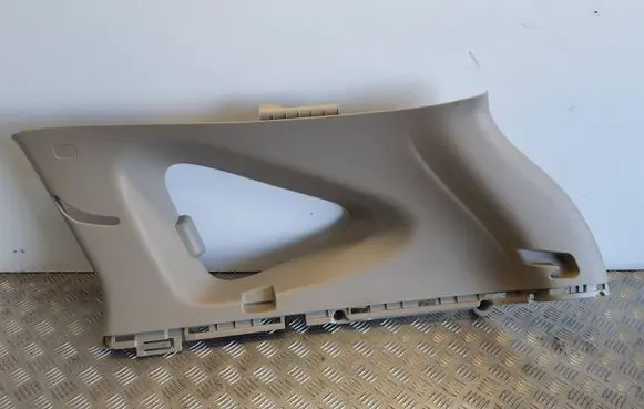 Honda CR-V (D)pillar trim (top) 108539B4 84131T1GE