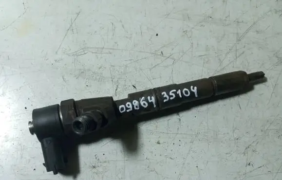 Opel Zafira B Fuel injector 0986435104