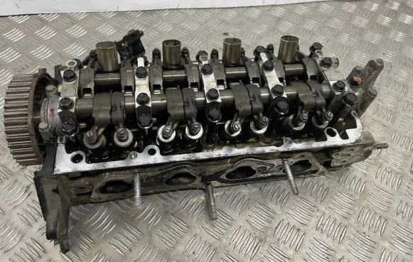 Honda Civic Engine head D16V1