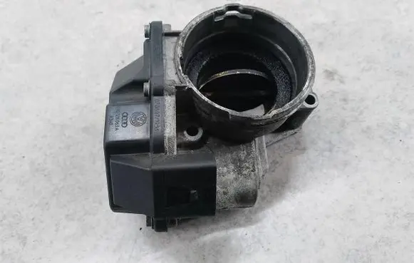 Volkswagen Golf V Throttle body valve 038128063A