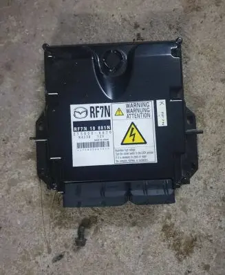Mazda 5 Engine control unit/module RF7N18881N 2758006670