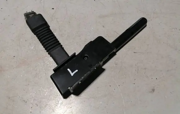 Nissan Pathfinder R52 Front seatbelt buckle 868899NA0B