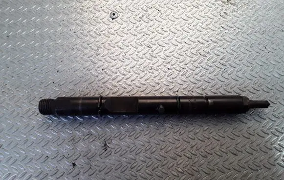 Audi A6 S6 C5 4B Fuel injector 059130201E