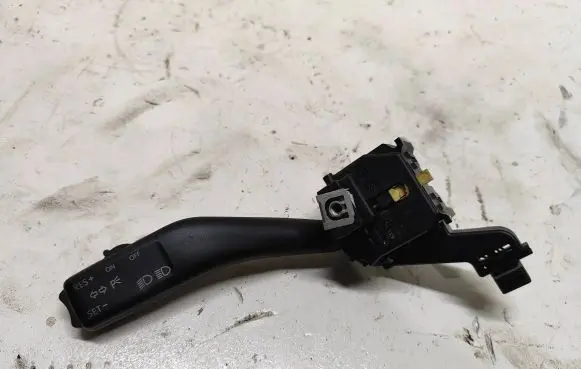 Volkswagen Touran I Indicator stalk 1K0953513A 01103501 10350160445195
