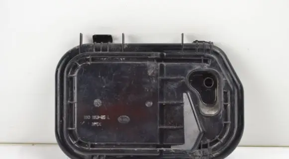 Audi A6 S6 C6 4F Headlight/headlamp dust cover 16016300