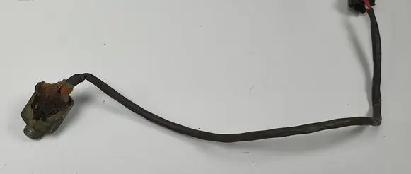 Jaguar XJ X308 Oil pressure sensor 08T25176
