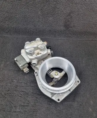 Audi A6 S6 C4 4A Fuel distributor 0438101035 0438121087 048133353