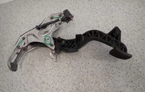 Toyota Yaris Pedal assembly 