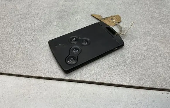 Renault Captur Ignition key/card 