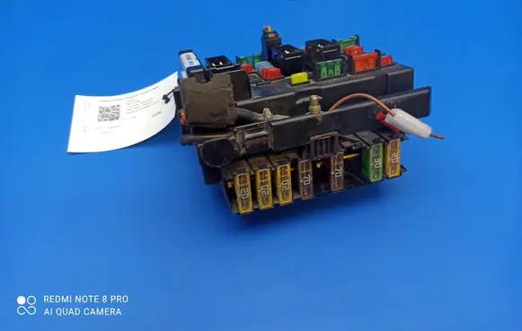 Peugeot 206 Fuse module 9657608880 67503822