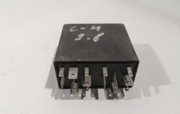 Audi A6 S6 C4 4A Light relay 4A0919471