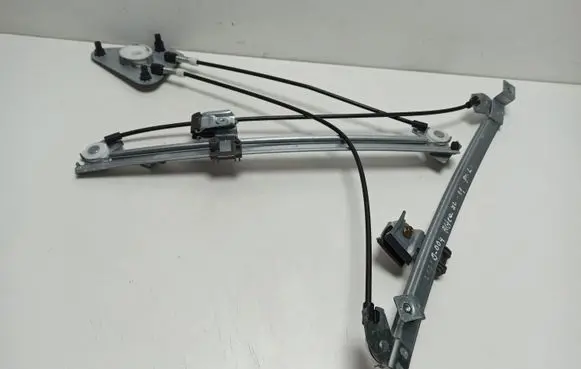 Seat Altea XL Front window lifting mechanism without motor