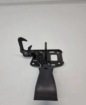 Audi S5 Engine bonnet/hood lock/latch loop/hook 8T0823480