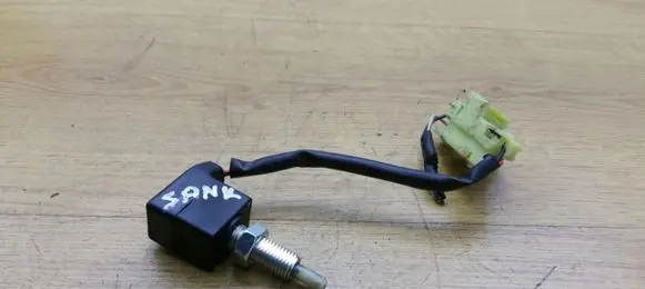 Clutch pedal sensor