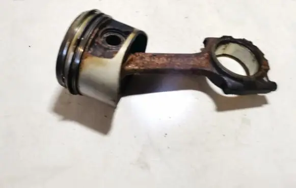 Volvo 850 Piston with connecting rod