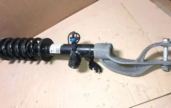 BMW X5 G05 Front shock absorber/damper 6869019