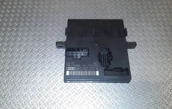 Audi A4 S4 B7 8E 8H Comfort/convenience module 8E0907279N