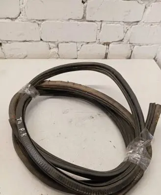 Volkswagen Transporter - Caravelle T4 Rubber seal front coupe door 