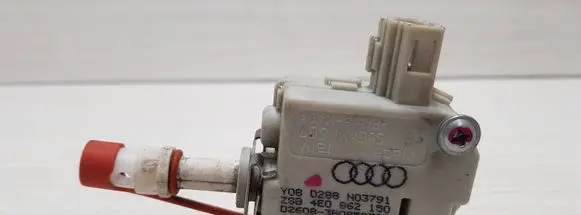 Fuel tank cap lock motor