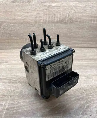Volkswagen PASSAT B6 ABS Pump 3C0614095S 16332402 Y40718096