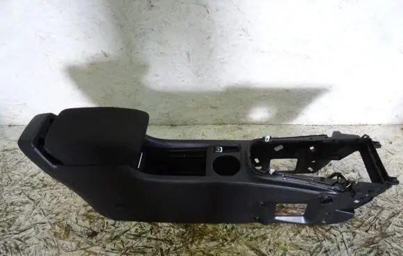 Opel Astra J Center console