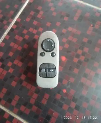 Seat Alhambra (Mk1) Electric window control switch