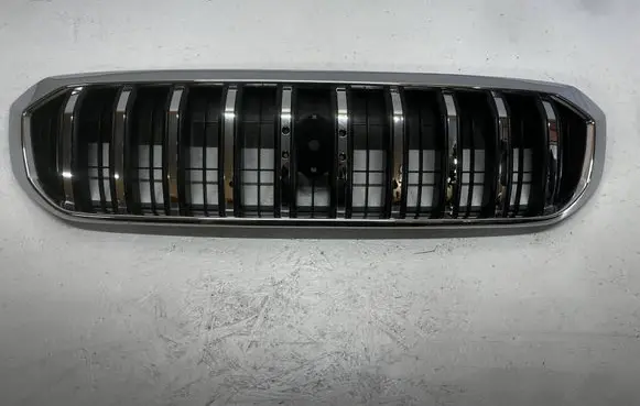 Suzuki SX4 S-Cross Front bumper upper radiator grill 71741-64R0
