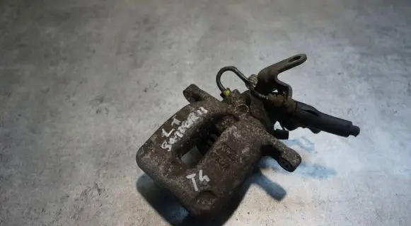 Skoda Superb B6 (3T) Rear brake caliper