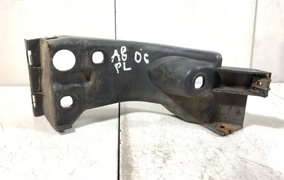 Audi A8 S8 D3 4E Fender mounting bracket 4E0853922C