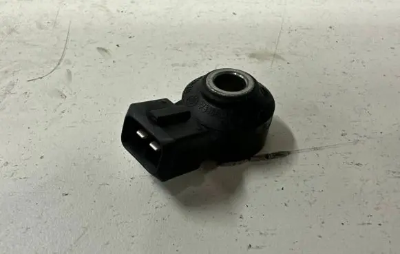 BMW 3 F30 F35 F31 Detonation knock sensor 7636937 7636931