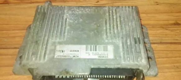 Renault Megane I Engine control unit/module hom7700860337
